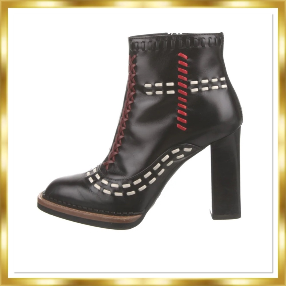 Tod’s Leather Black Ankle Boot with Tribal Stitching Block Heel Size 5 RARE Find